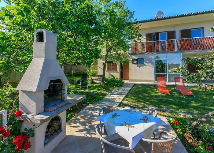 House Vicky بيت للعطل موتشينيسي
